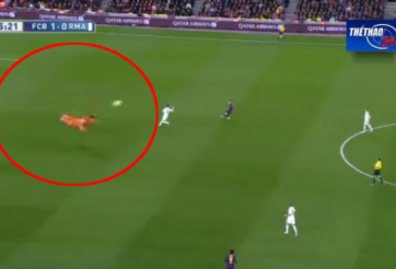 VIDEO: Bắt chước Neuer, Casillas lao ra ngoài vòng cấm phá bóng bằng đầu